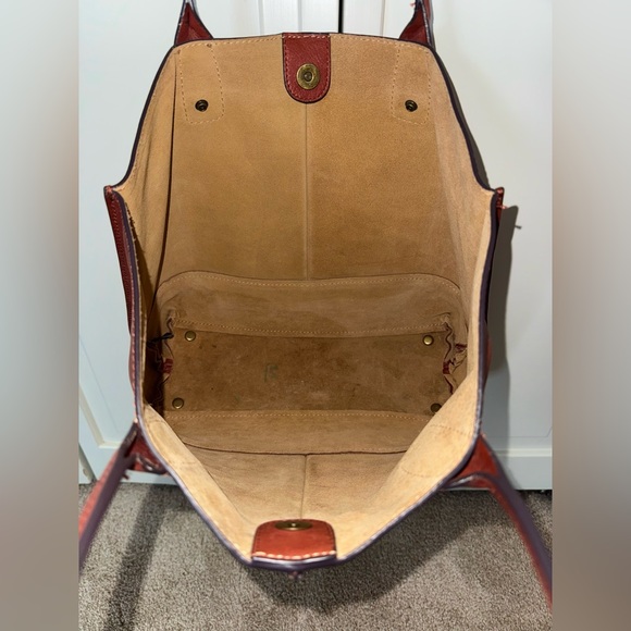 Frye Lucy Leather Tote Bag - Picture 7 of 8